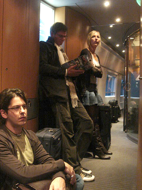 57crowdedtrain