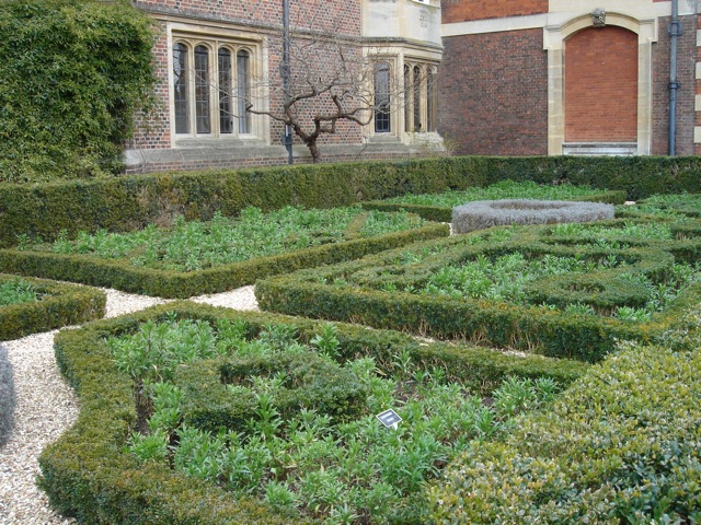 hampton_knot_garden